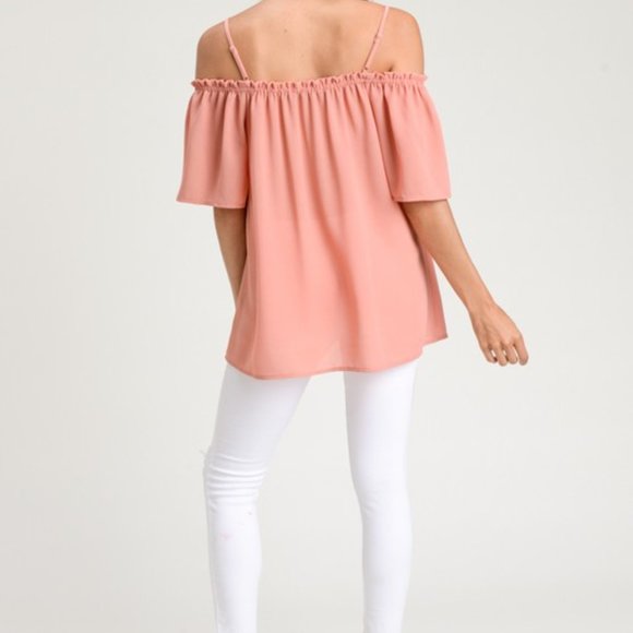 Peekaboo Shoulder Top - Picture 4 of 6